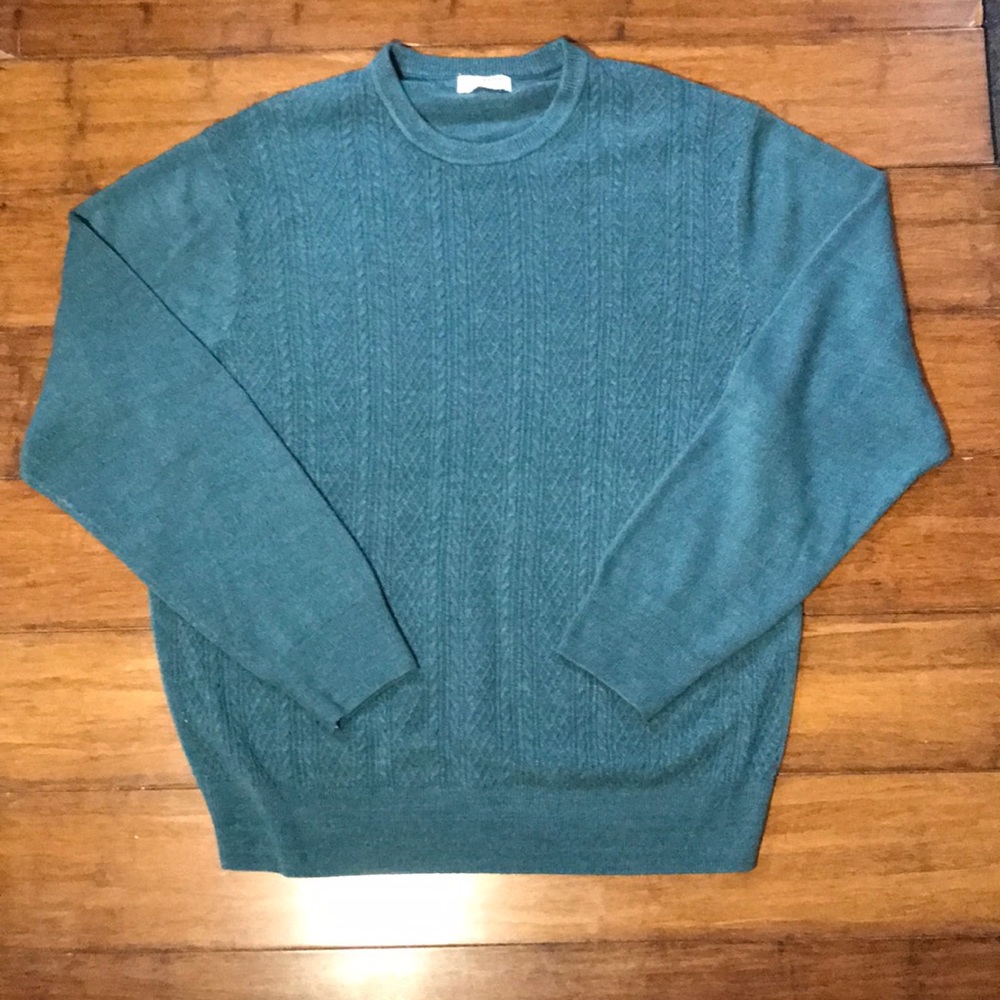 Doc Martin’s blue sweater - Picture 1 of 5